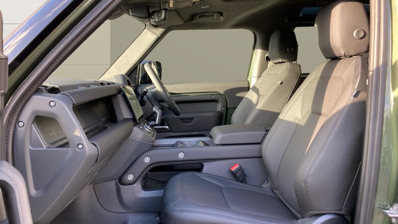 Land Rover Defender 3.0 D250 X-Dynamic SE 90 3dr Auto Diesel Estate